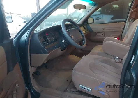 1995 Ford Crown Victoria z USA, uszkodzony, nr VIN 2FALP73W0SX190023